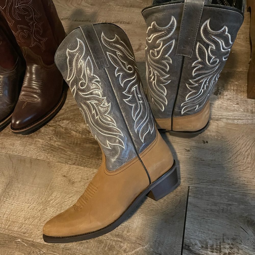 BRAND NEW GENUINE LEATHER COWBOY BOOTS